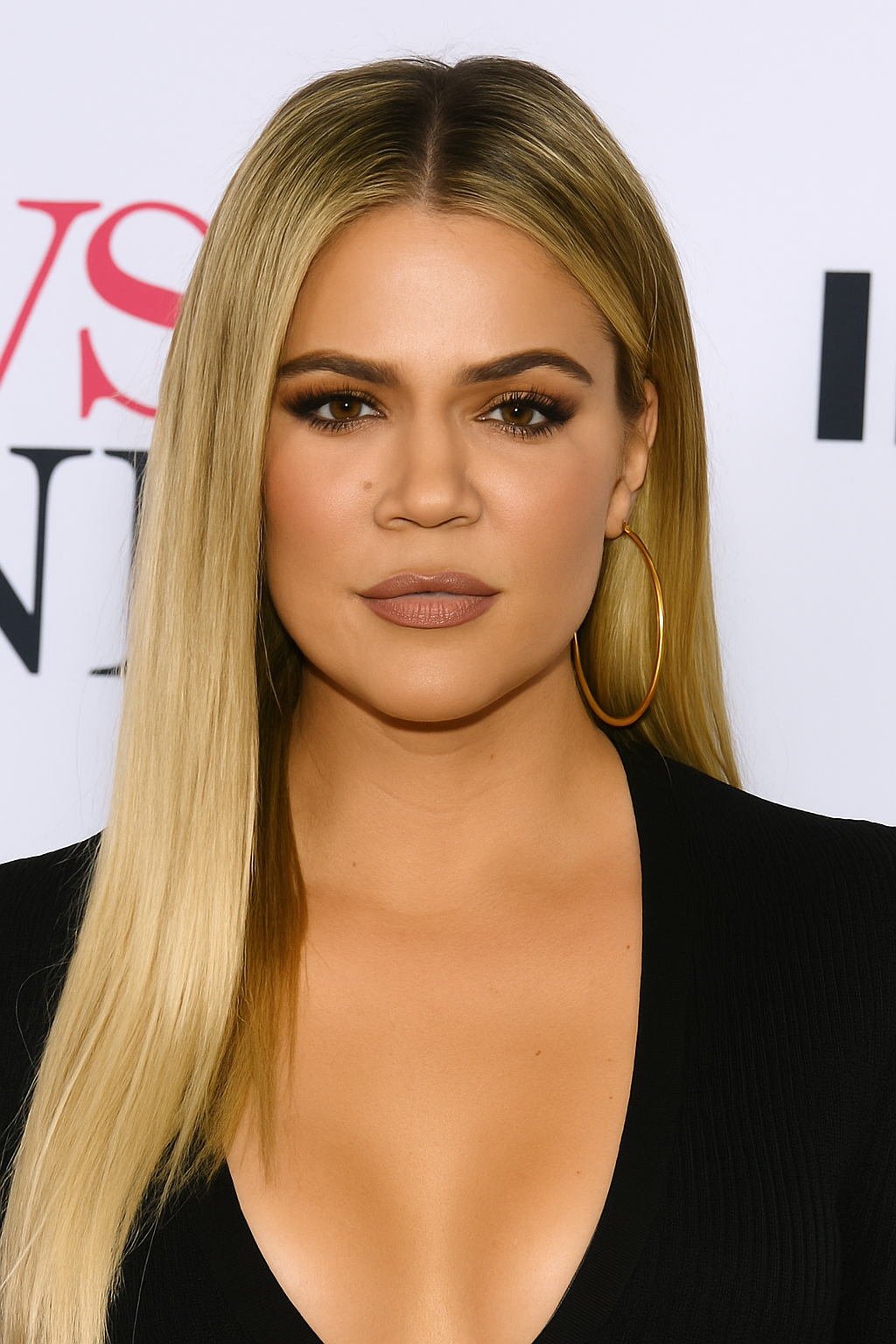 “Khloé Kardashian, zayıflama sürecinde seksin kalori yakımında etkili olduğunu söylüyor.” Açıklama: Reality yıldızı, fit görünümünü egzersiz ve “bol seks” kombinasyonuna bağlıyor.